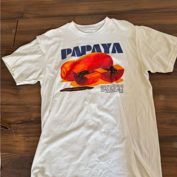 Tops - Vintage Retro White Graphic T-Shirt with Papaya Print